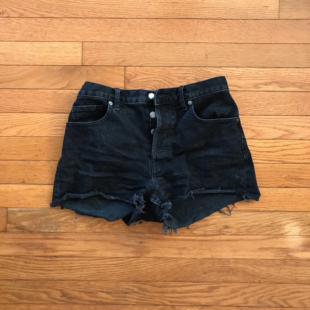 Everlane Cheeky Short